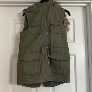 Girls 10-12 Navy Green furry hooded Vest
